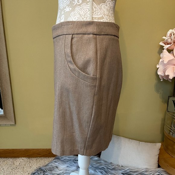 Christopher Straub for Maurices above the knee tan skirt size 5/6 in a tan color - Picture 6 of 8